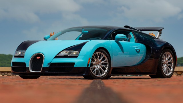 10 самых дорогих автомобилей аукциона Mecum за 2022 год.