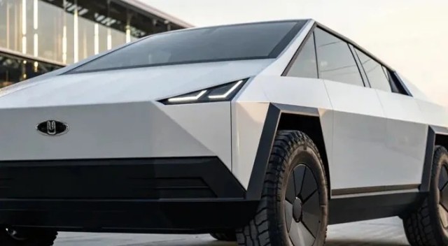 Московский автозавод презентовал две новые модели: «Москвич Эс» и «Москвич Трак»