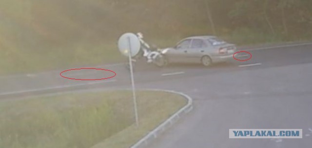 Опубликовано видео аварии, унесшей жизнь мотоциклиста в Подмосковье