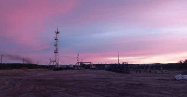 С Днём нефтяника!