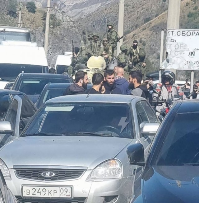 Очевидцы сообщают о прибытии российских военных на пропускной пункт «Верхний Ларс» на границе с Грузией