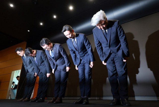 Крупнейший южнокорейский оператор SK Telecom заменит 25 млн SIM-карт из-за масштабной кибератаки.