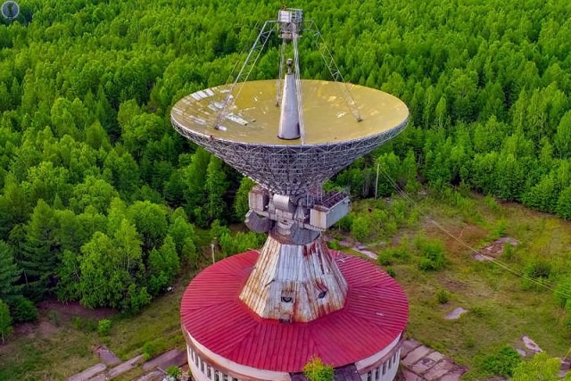 Заброшенная в тайге антенна СМ-108 "Азимут-К" Станции Космической Связи "Восток-1"