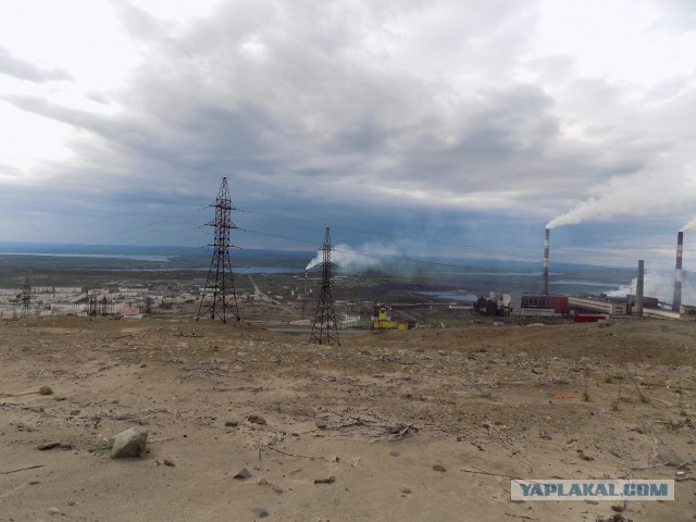 Норильск, река Купец вблизи завода "Надежда"