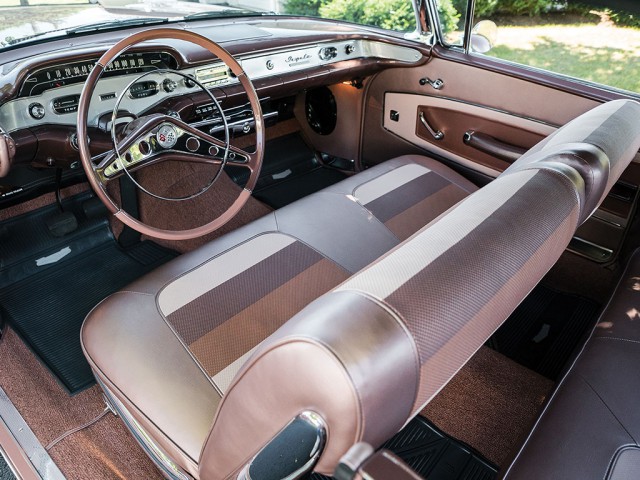 Американские автомобили 50-х. Картинки с аукциона