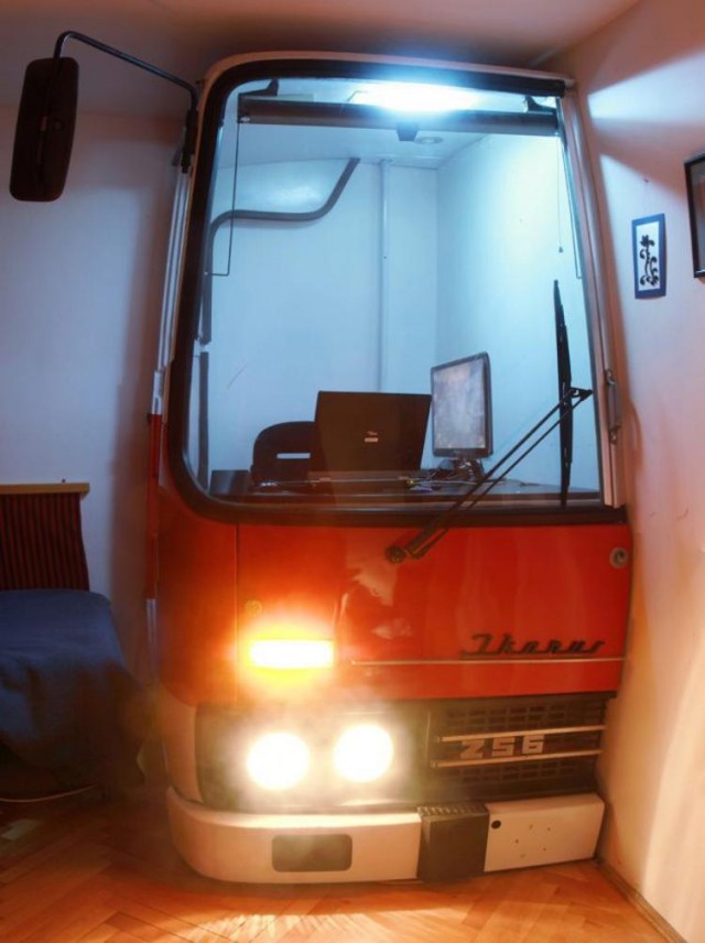 Икарус в квартире