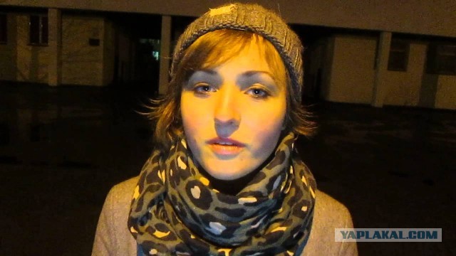 Преступник в маске ударил девушку