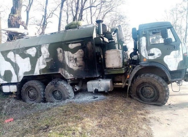 Это пешеходный переход возле конного рынка в Харькове