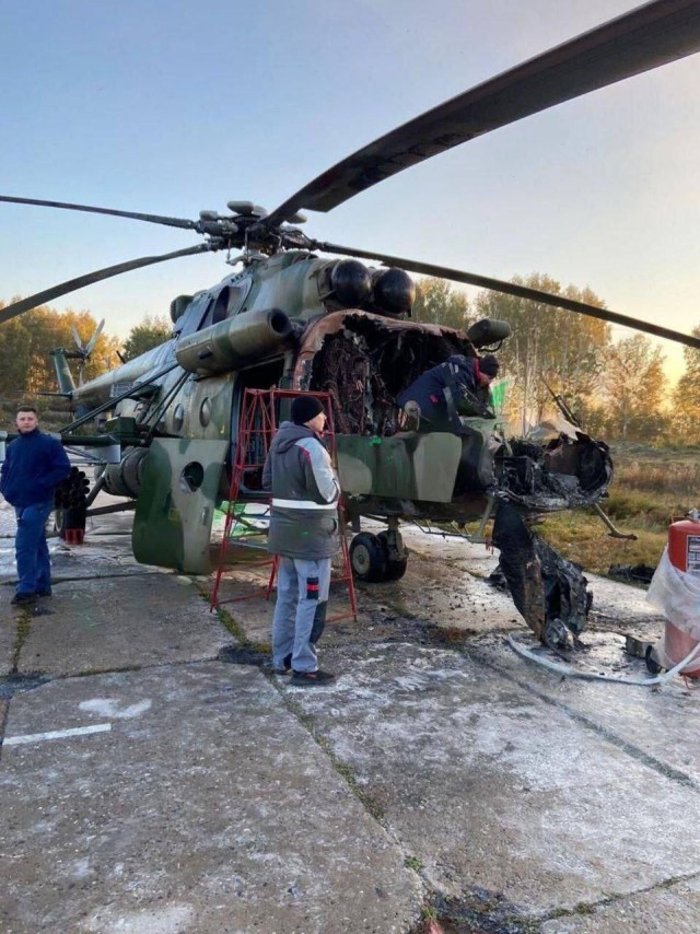 В Омске двое школьников сожгли вертолёт на местной авиабазе