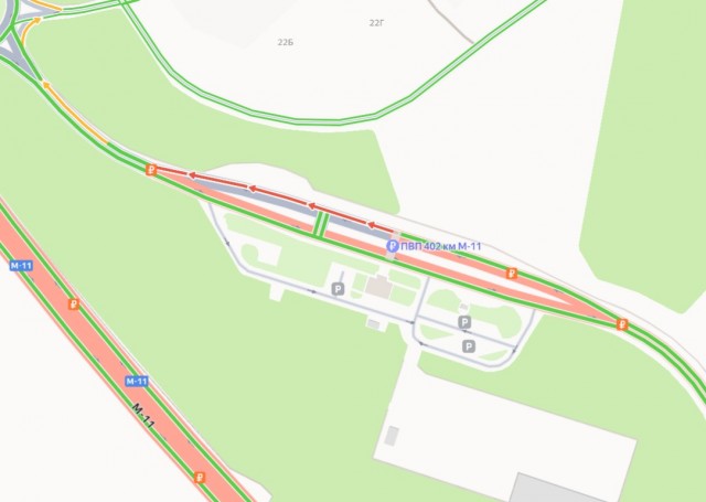 На трассе М-11 Москва — Санкт-Петербург водители стоят в многочасовых очередях на заправках