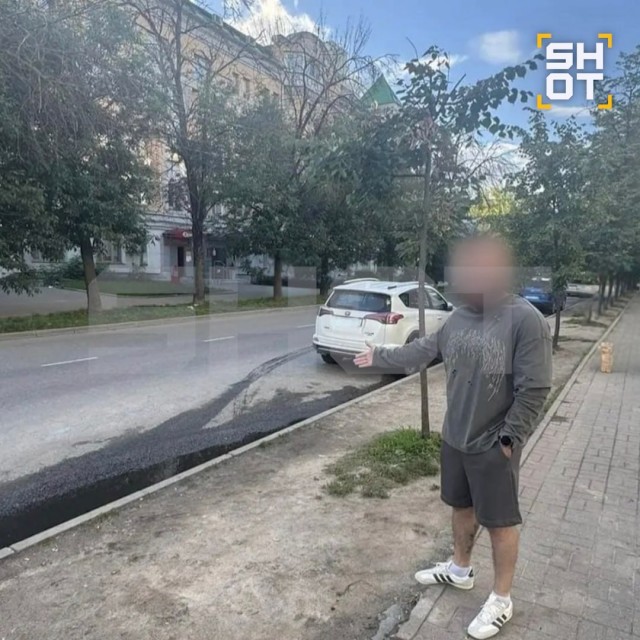 Женатый мужик тайно снимал любовницу во время секса, шантажировал фотками, а когда она от него ушла — обклеил её машину нюдсами