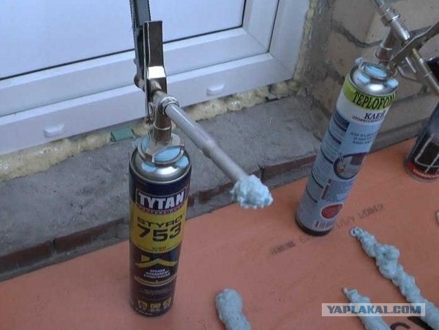 Содержимое желудка наглотавшегося монтажной пены