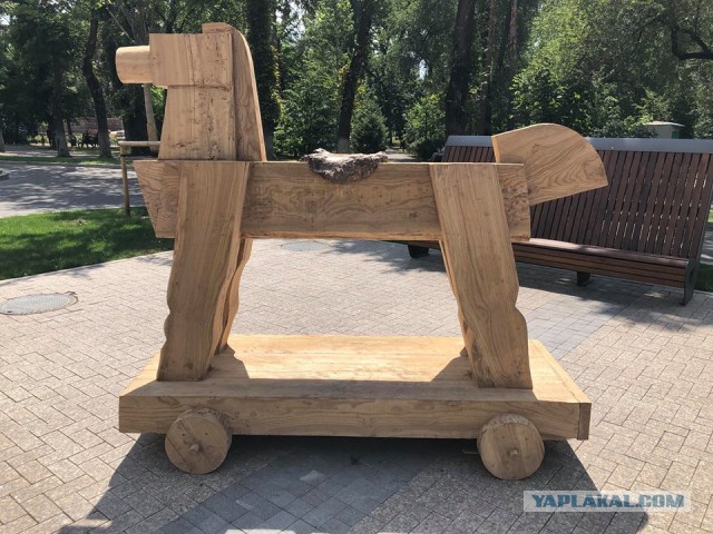Скульптуры из городов по всему миру, которые доказывают: главное воображение!