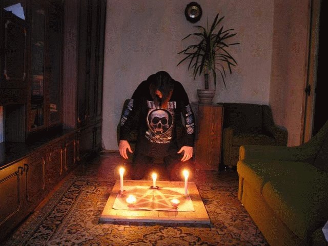 Фотожаба: Кот отакует!