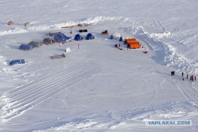 Ледостойкая платформа "Северный полюс" вернулась с ходовых испытаний