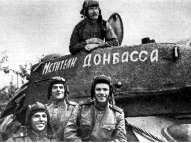 Фотографии связанных с историей Красной и Советской Армии.