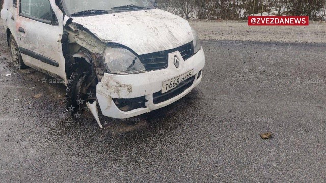 Автомобиль, «Рено», на котором передвигались подозреваемые, был обнаружен ночью в районе дер. Хацунь Карачинского района Брянской области