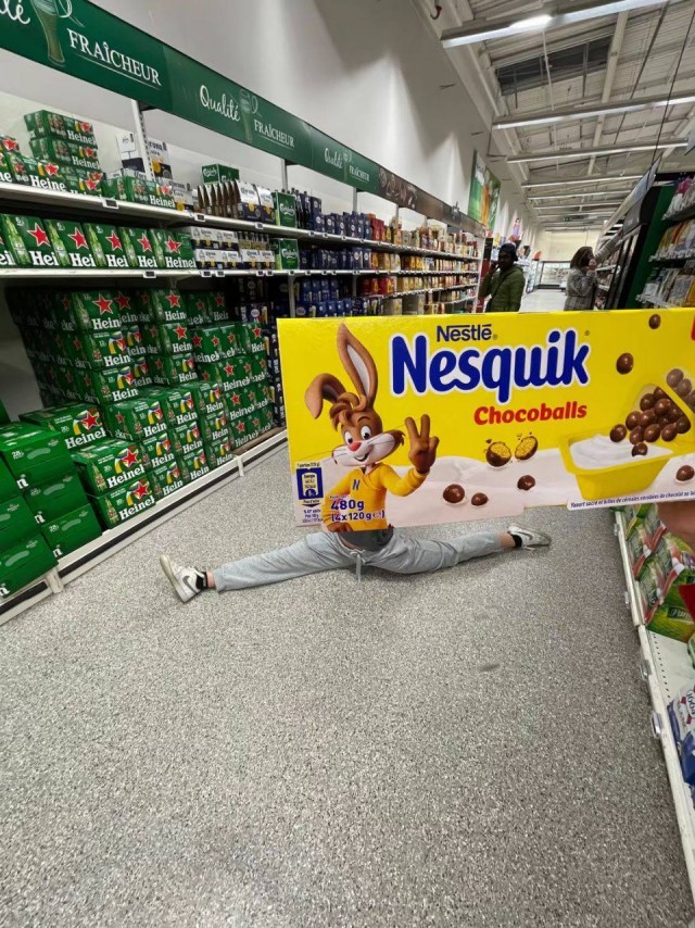 Девчонки решили пофотаться в магазине и вот что вышло