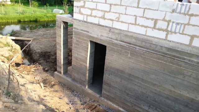 Здания занесенные грунтом