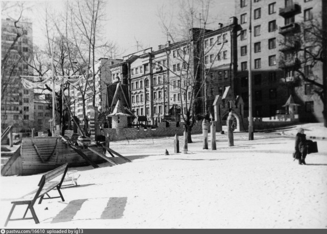 Детские площадки: В Советском Союзе было лучше