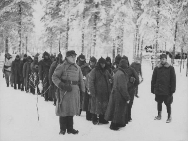 Фотографии связанных с историей Красной и Советской Армии.