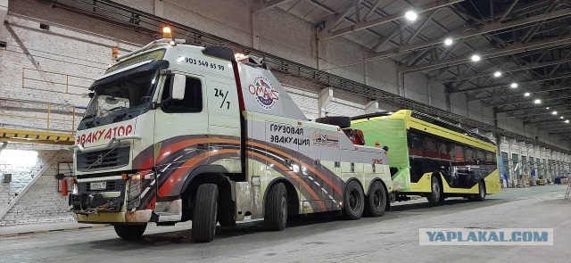 Очередной профессионал завтыкал за рулем
