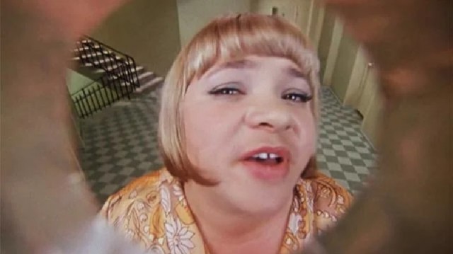Суперстильные женские костюмы в "Иван Васильевич меняет профессию".