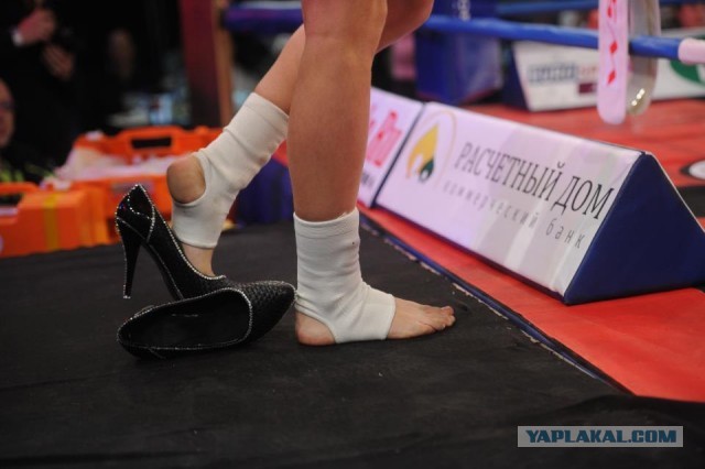 Чемпионка мира по тайскому боксу Вандарьева