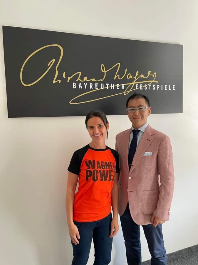 На Миротворец стерву!11