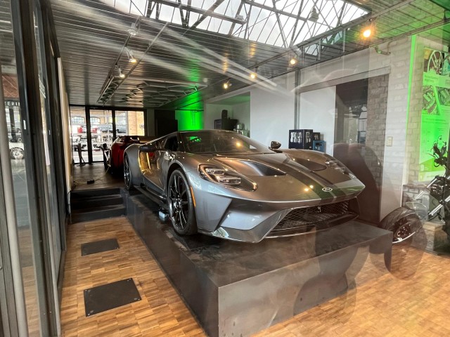 Красивых автофото пост без комментариев