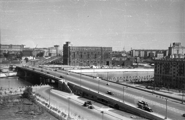 Москва и москвичи. Двадцатый век. 02.09.25