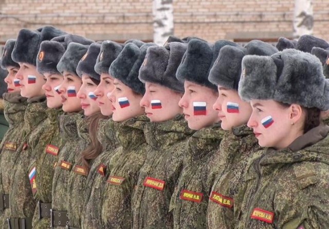 В России призвали обязать мужчин платить женщинам за домашний труд