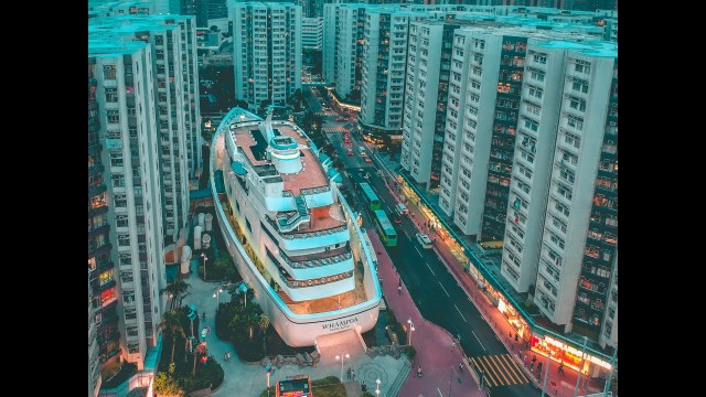 В западных соцсетях завирусился кадр с гигантской ракетой прямо во дворе — речь о памятнике «Союз-У» в Байконуре