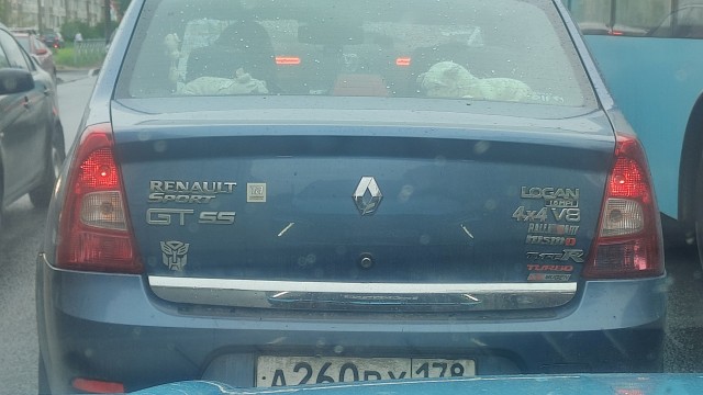 Не росомаха, но, видимо, тоже супергерой