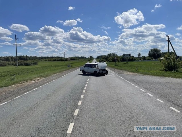 Поворот налево, и обгоняльщики.