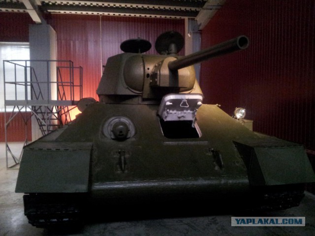 Танки.