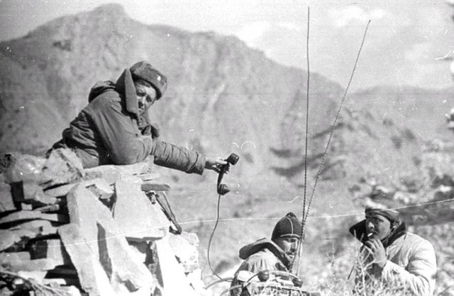 Фотографии связанных с историей Красной и Советской Армии.