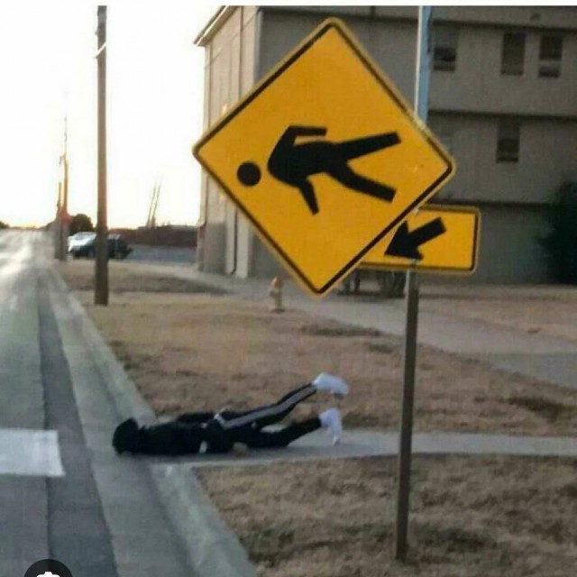 *зачёркнуто*