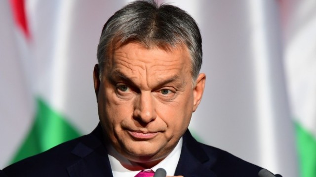 Венгрия согласна платить за газ в рублях, заявил Орбан