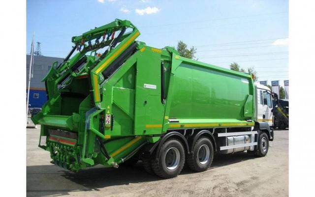 Мусора не было, все вторично и бутылки сдавали, и ящики в обороте годами. Продуманно было.