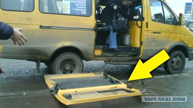 У Суперджета «Азимута» при взлёте из Москвы отвалился капот двигателя