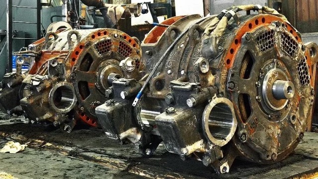 Почему в ж/д электровозах используются именно коллекторные двигатели постоянного тока?