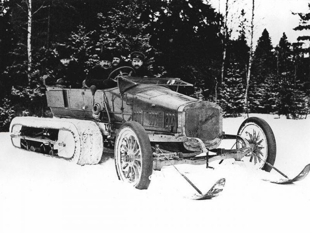 Международная автомобильная выставка в Михайловском манеже. 1913г.