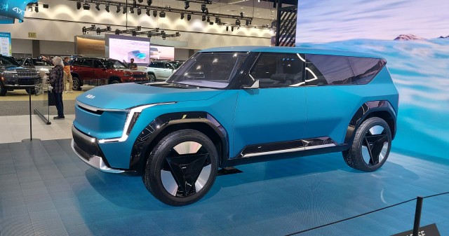 Новые автомобили на выставке Los Angeles Auto Show - 2021