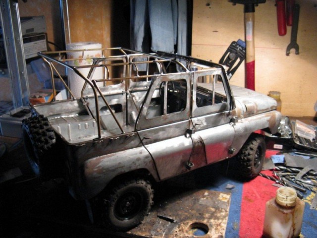 Автомодель Hummer H3 из жести