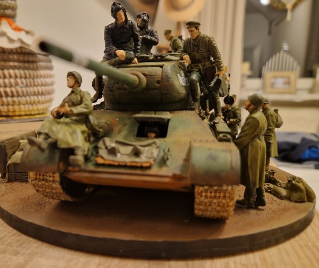 Рукожопства пост. Т34-85 "Скоро снова в бой". Какой-то фронт 1944 год