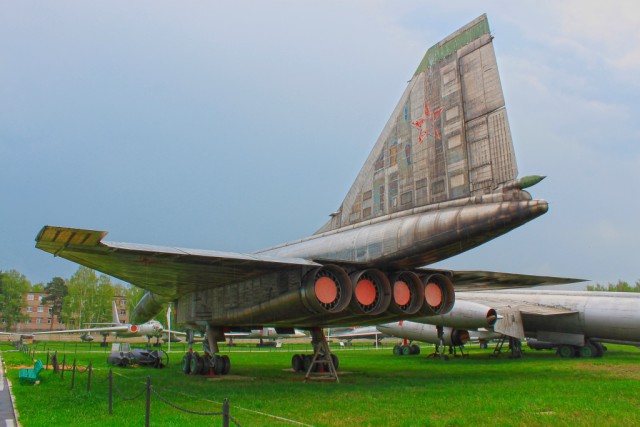 Красавцы.