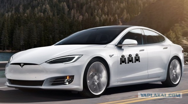 В Лас-Вегасе беспилотная Tesla сбила автономного робота