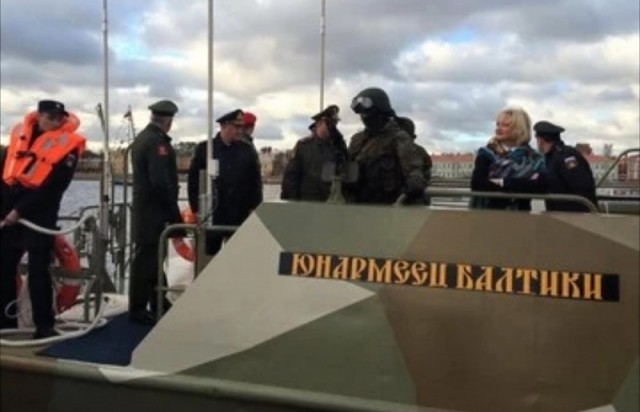 Яхта "подруги Путина" Светланы Кривоногих плавает с эскортом ВМФ