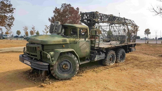 Выставка трофейной военной техники в Баку